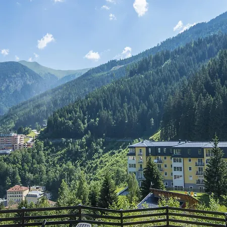 Apartment Near Lifts