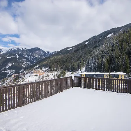 Lavish With Balcony Bad Gastein