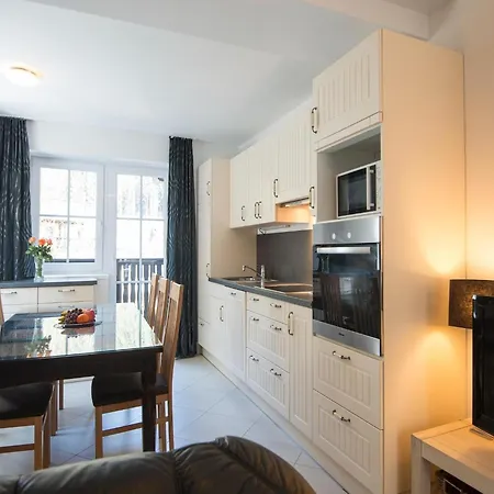 Apartment Lavish With Balcony
